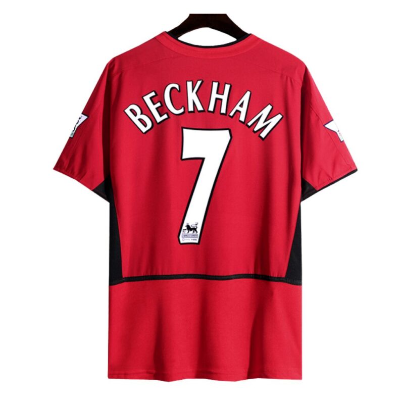 Manchester United Home Retro Shirt 2002 2004 - Image 2