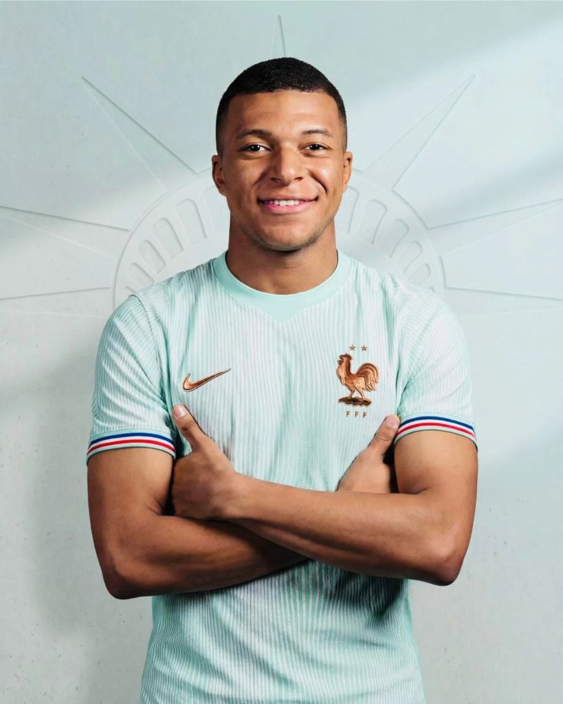 Home Maillots Tendances 9 Home